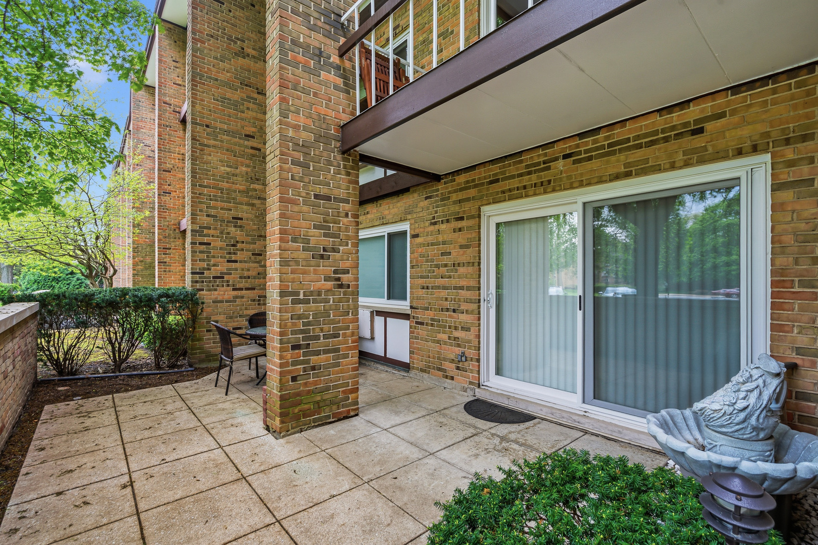 320 Claymoor Road #1C, Hinsdale, IL 60521