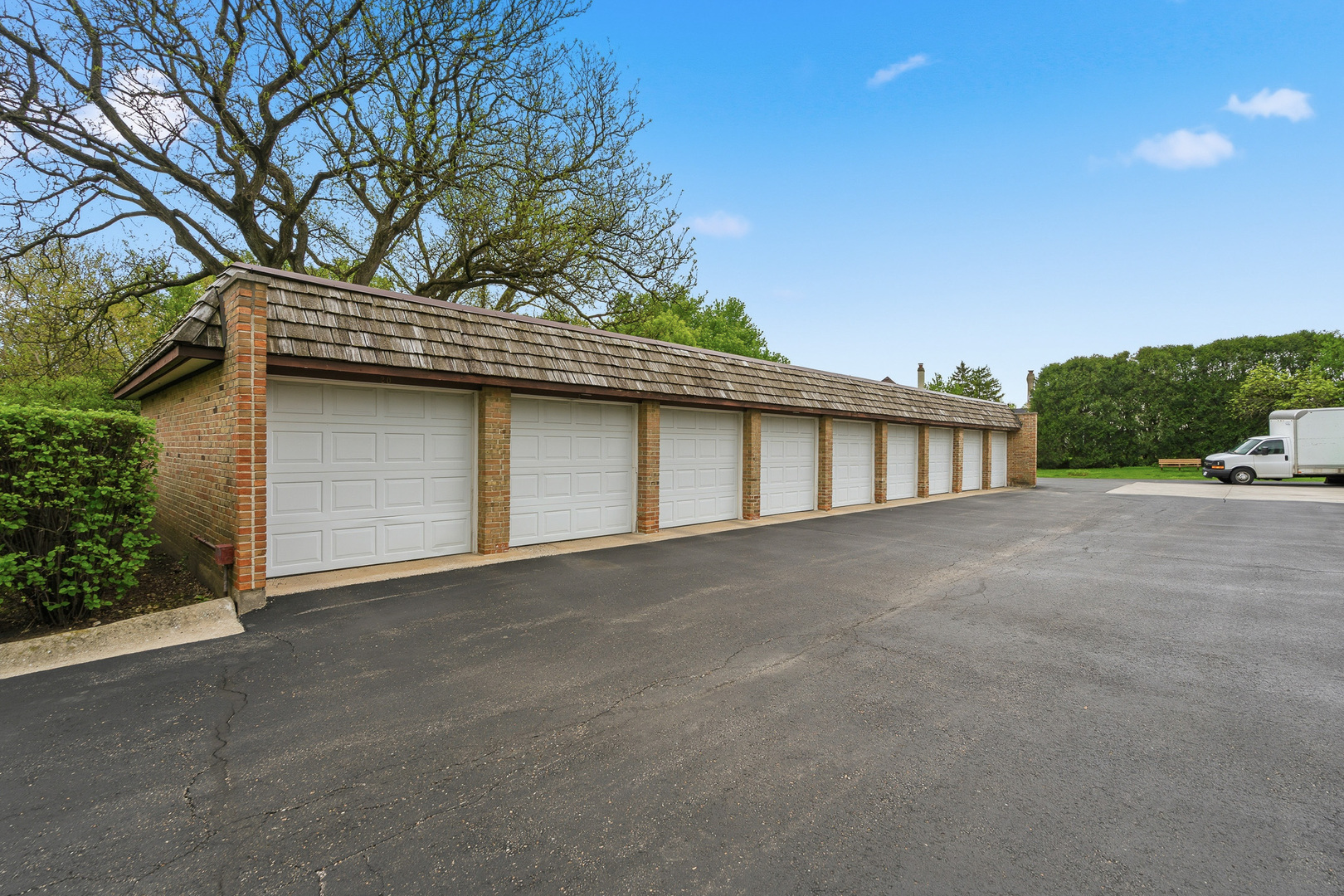 320 Claymoor Road #1C, Hinsdale, IL 60521