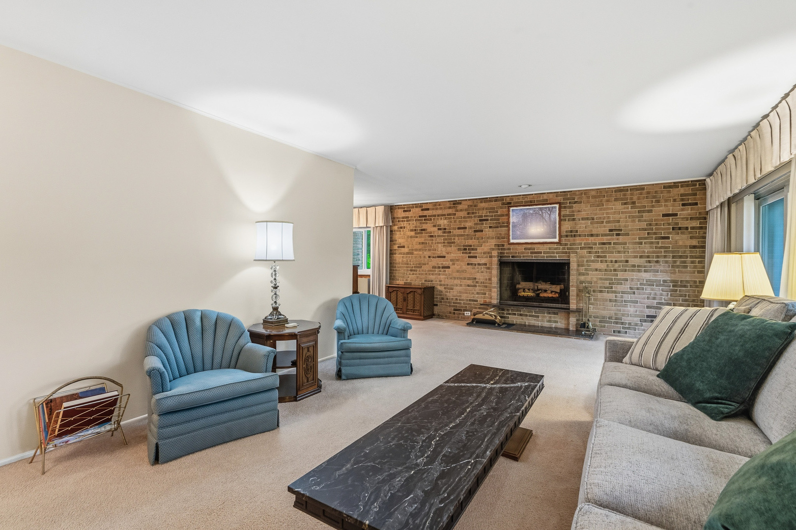 320 Claymoor Road #1C, Hinsdale, IL 60521