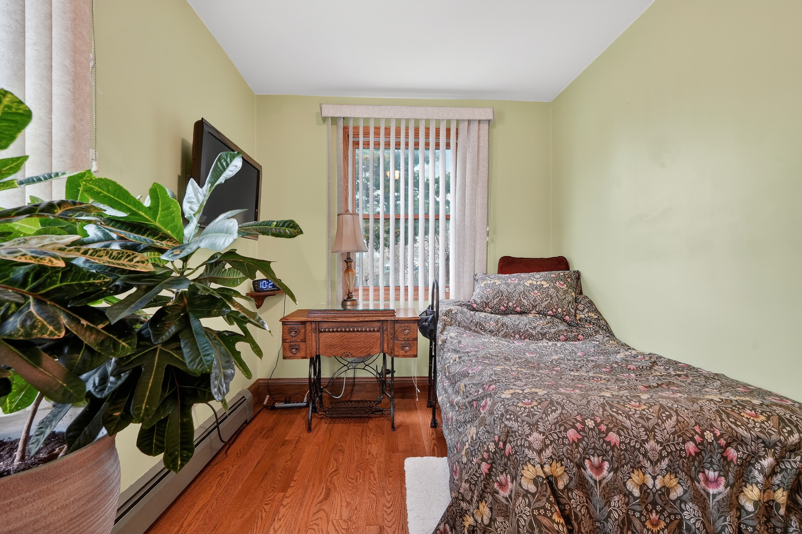 8021 S Lavergne Avenue, Burbank, IL 60459