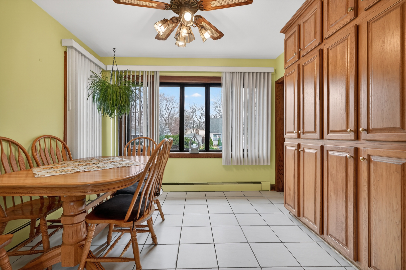 8021 S Lavergne Avenue, Burbank, IL 60459