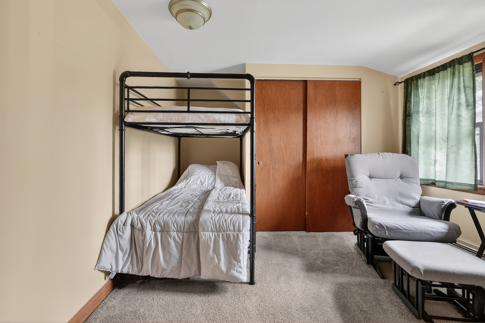 8021 S Lavergne Avenue, Burbank, IL 60459