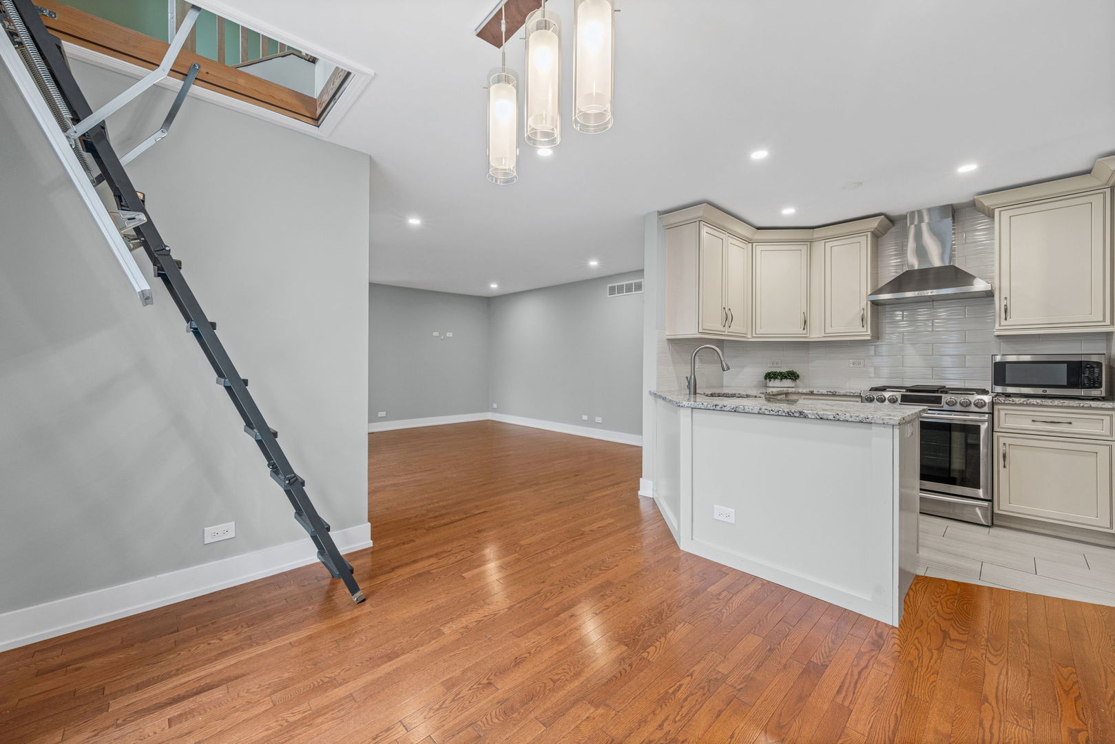 1066 Shermer Road #1066, Glenview, IL 60025