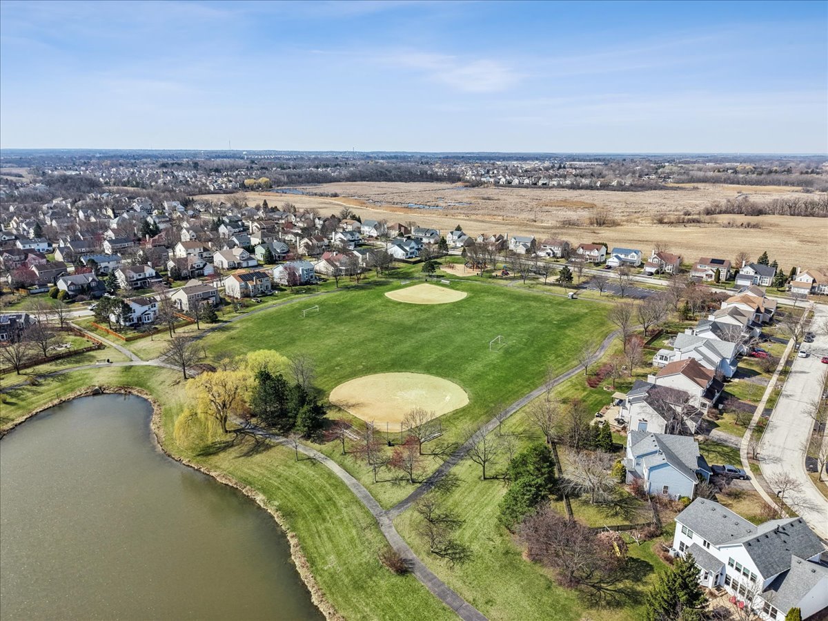 1208 Shetland Drive, Mundelein, IL 60060