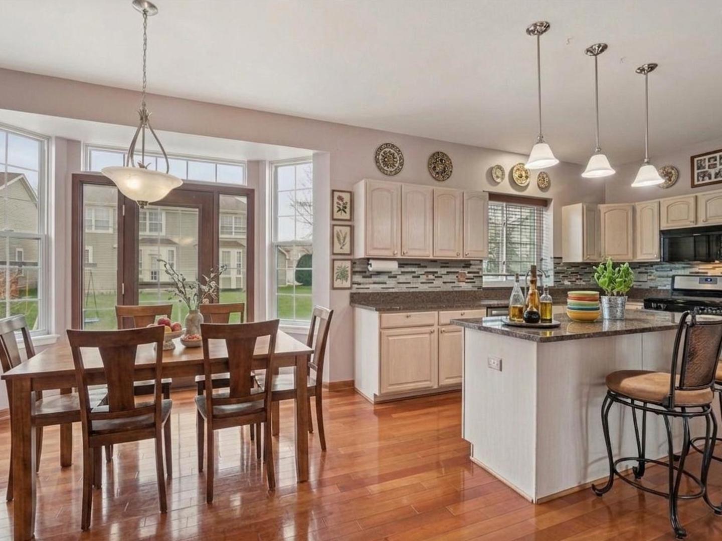 1208 Shetland Drive, Mundelein, IL 60060