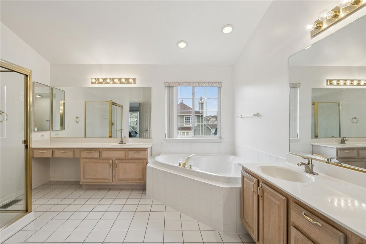 1208 Shetland Drive, Mundelein, IL 60060