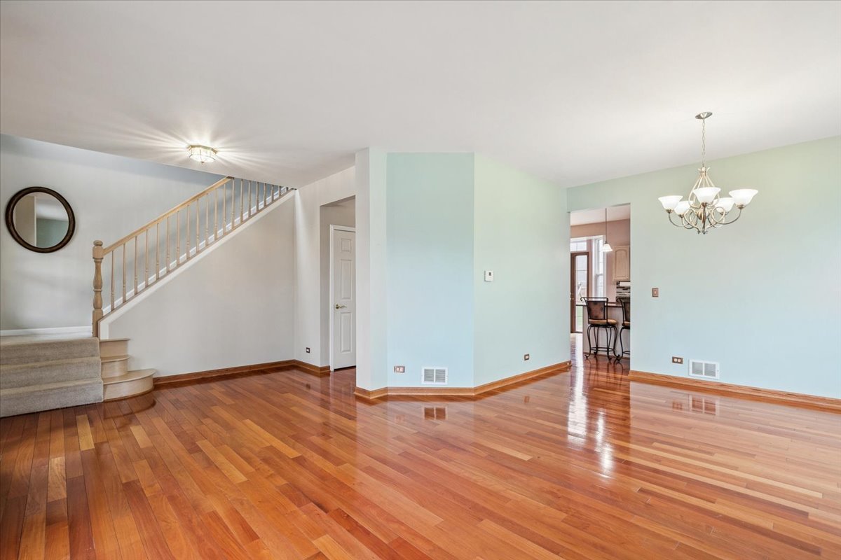 1208 Shetland Drive, Mundelein, IL 60060