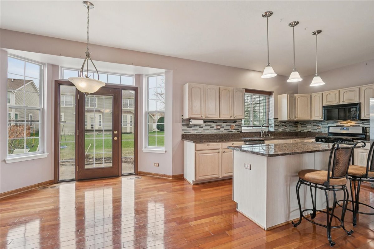 1208 Shetland Drive, Mundelein, IL 60060