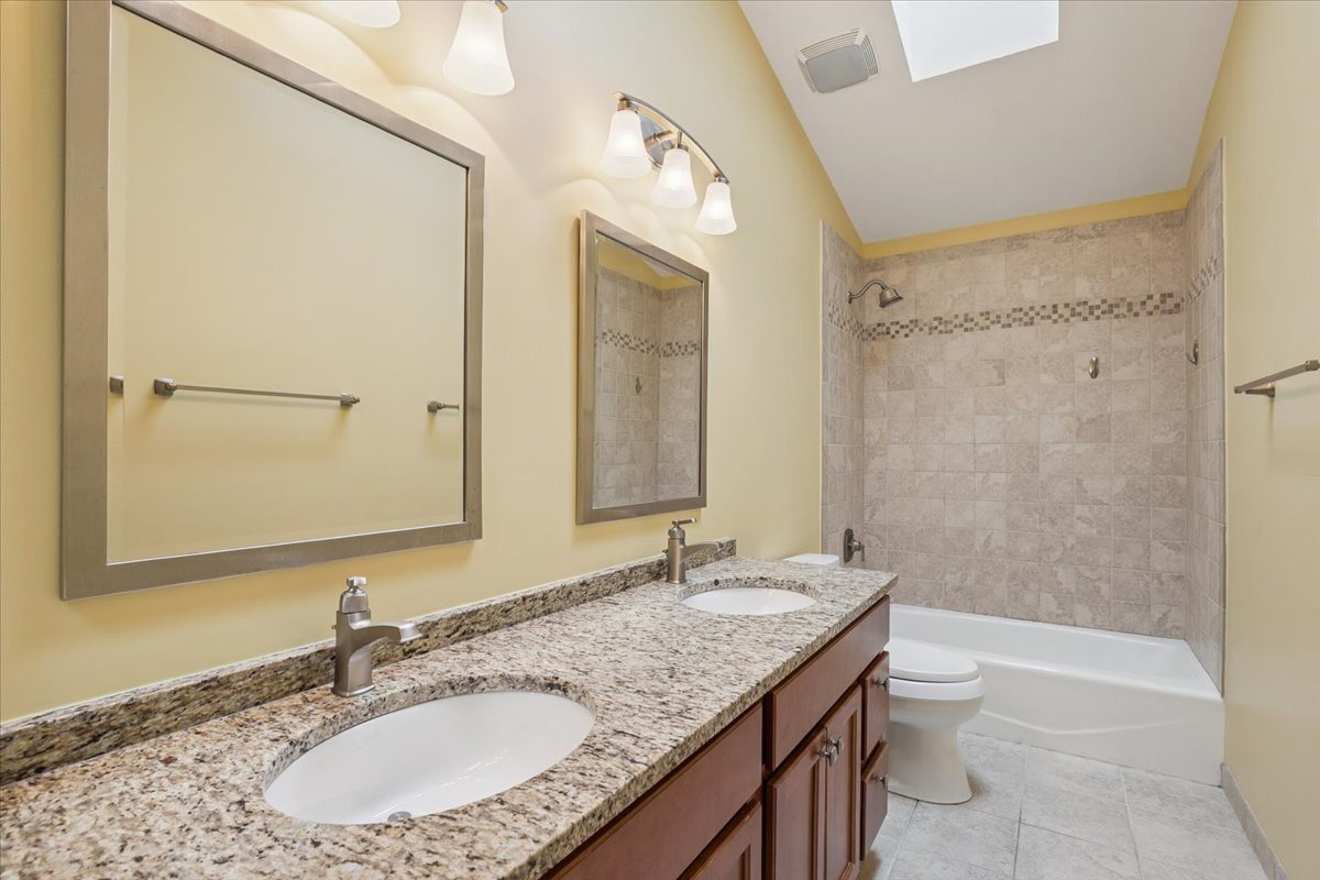 1208 Shetland Drive, Mundelein, IL 60060