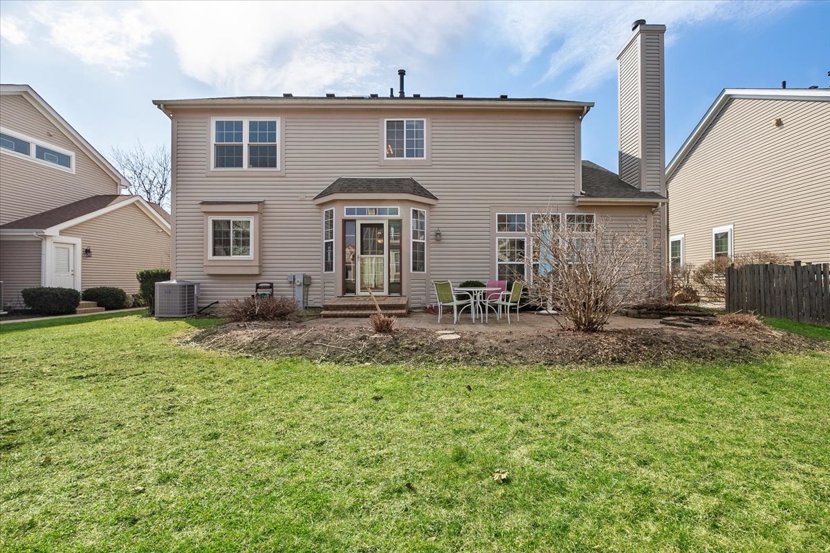 1208 Shetland Drive, Mundelein, IL 60060