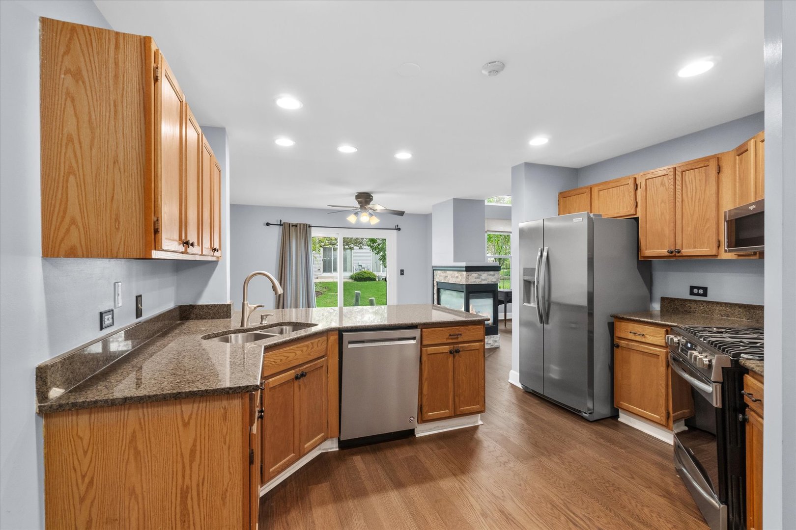 3827 Petra Court, Naperville, IL 60564