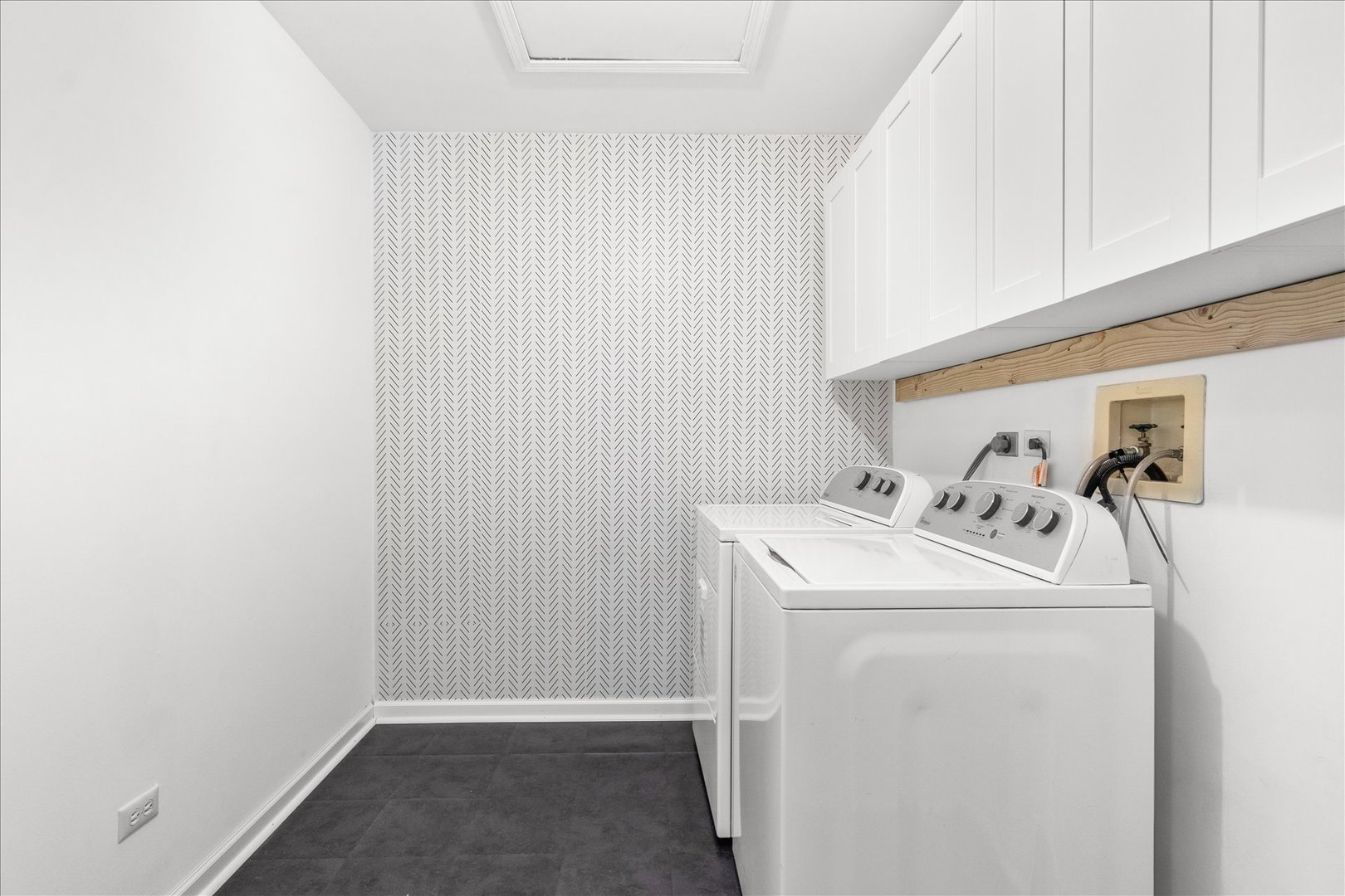 3827 Petra Court, Naperville, IL 60564