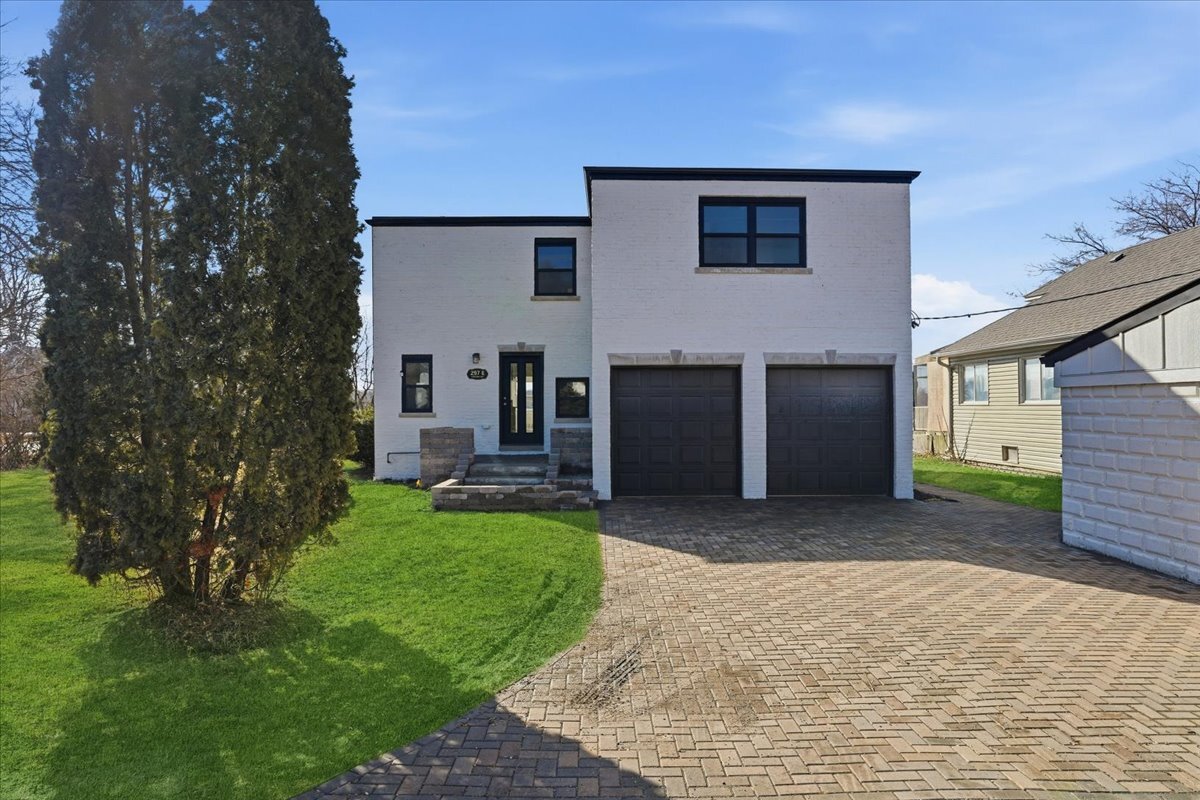 297 E Lakeview Avenue, Round Lake Beach, IL 60073