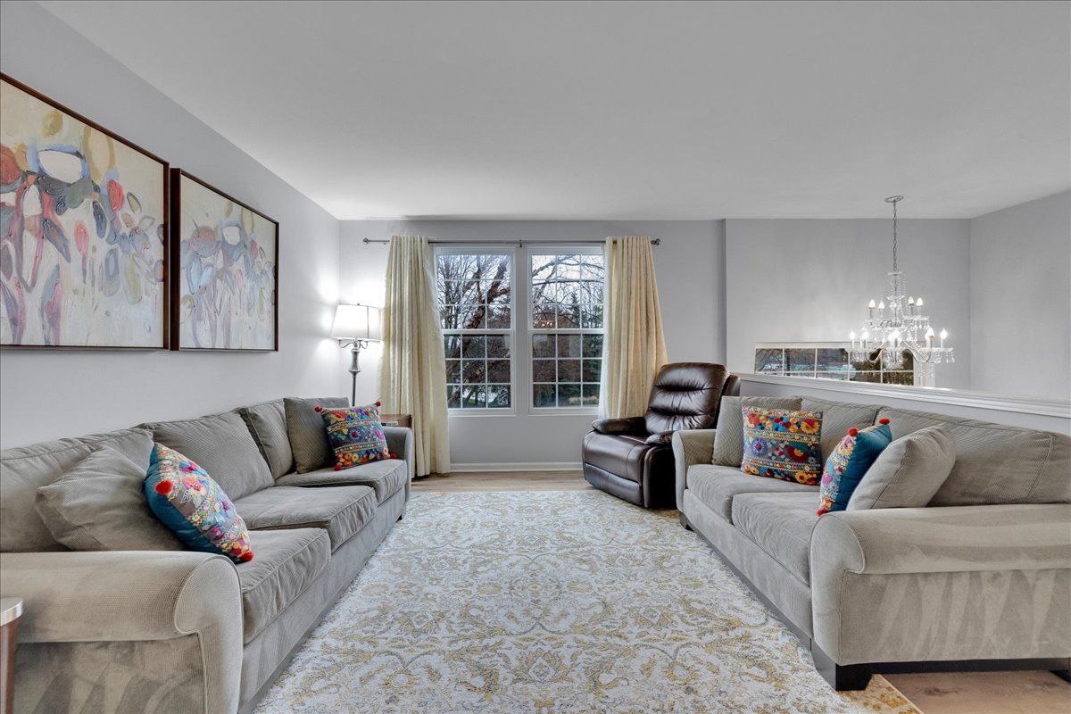 404 Belvedere Lane, Aurora, IL 60502