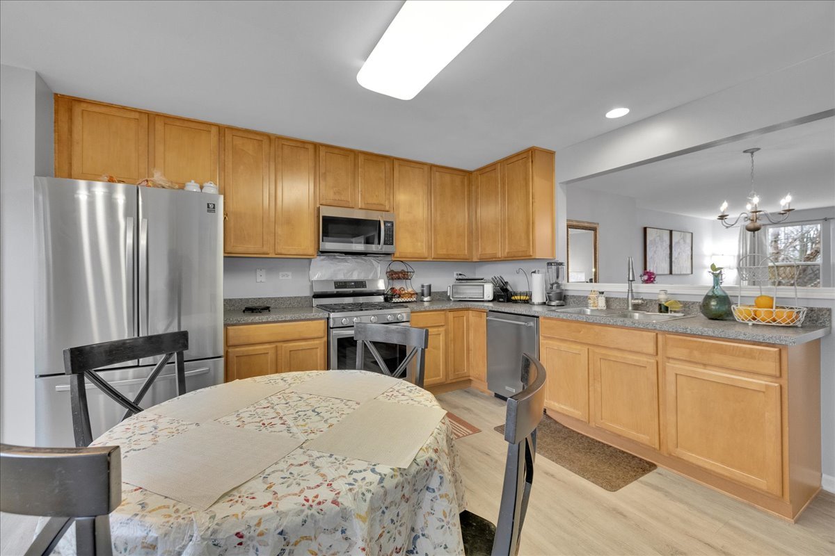 404 Belvedere Lane, Aurora, IL 60502