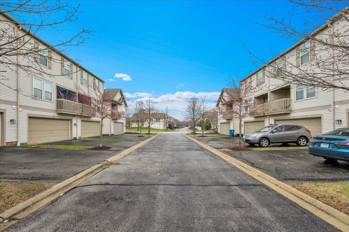 404 Belvedere Lane, Aurora, IL 60502