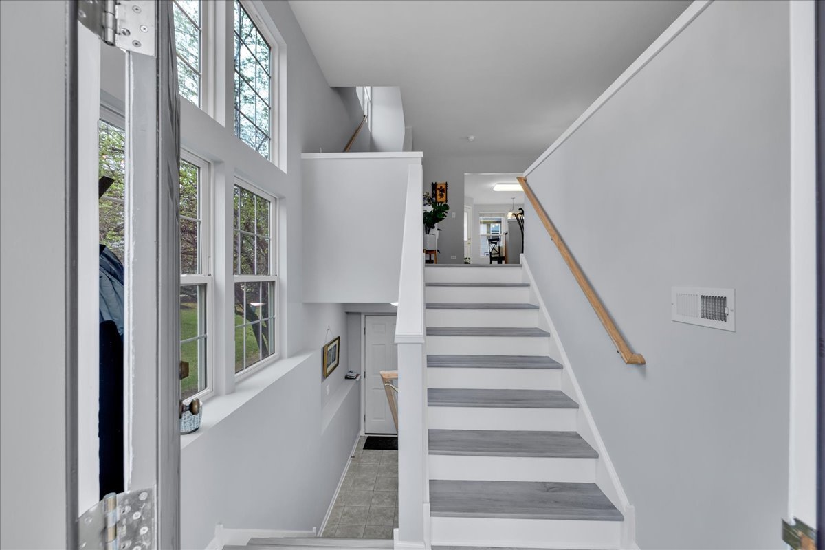 404 Belvedere Lane, Aurora, IL 60502