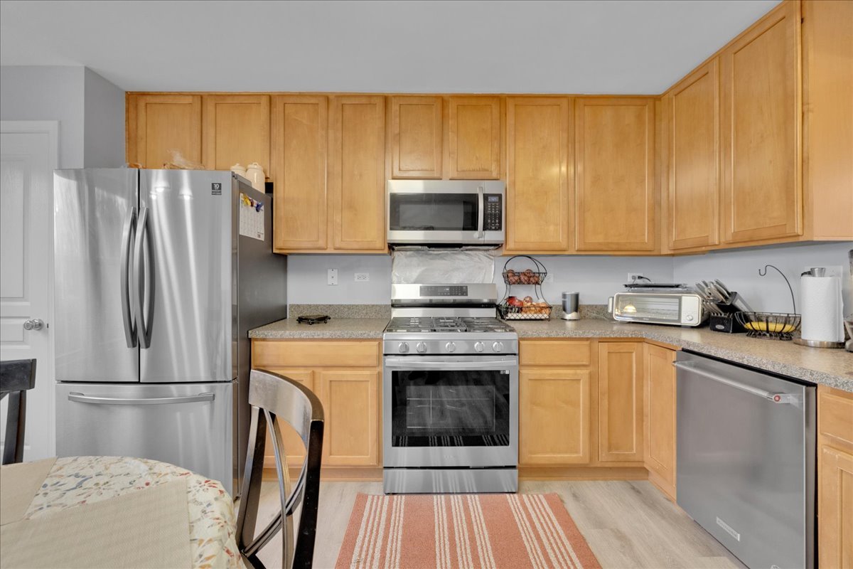 404 Belvedere Lane, Aurora, IL 60502