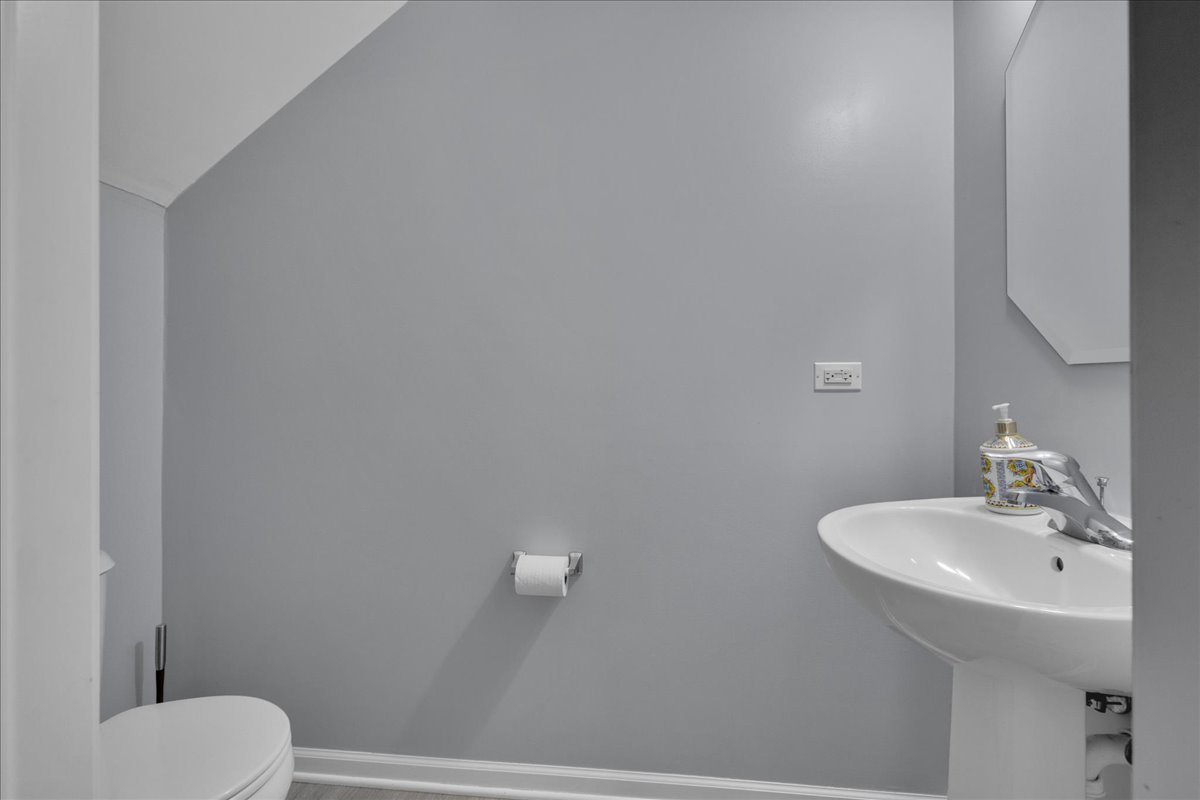 404 Belvedere Lane, Aurora, IL 60502