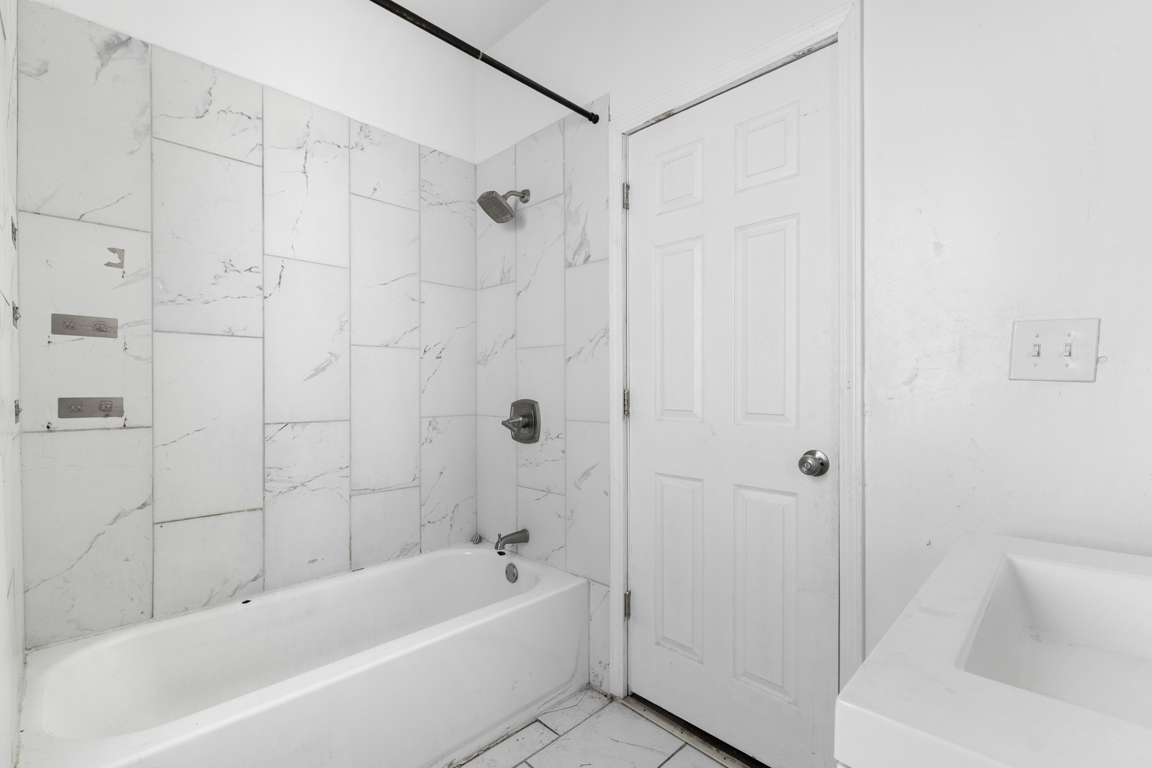 8841 S Muskegon Avenue, Chicago, IL 60617