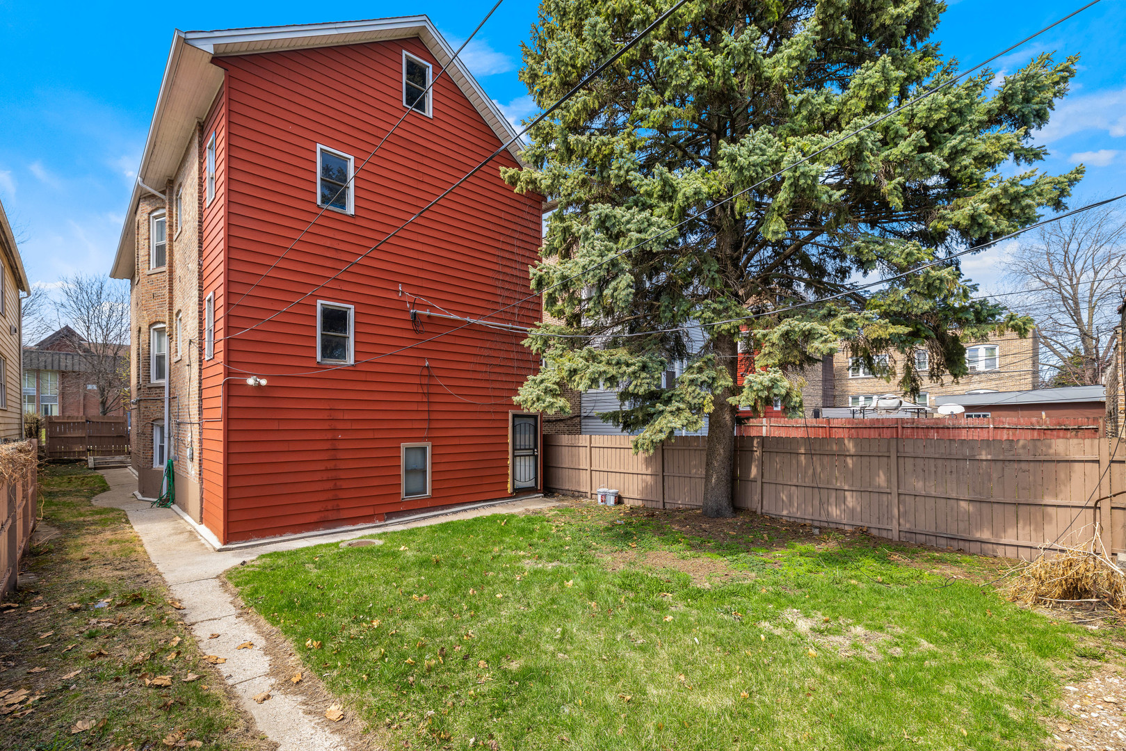 8841 S Muskegon Avenue, Chicago, IL 60617