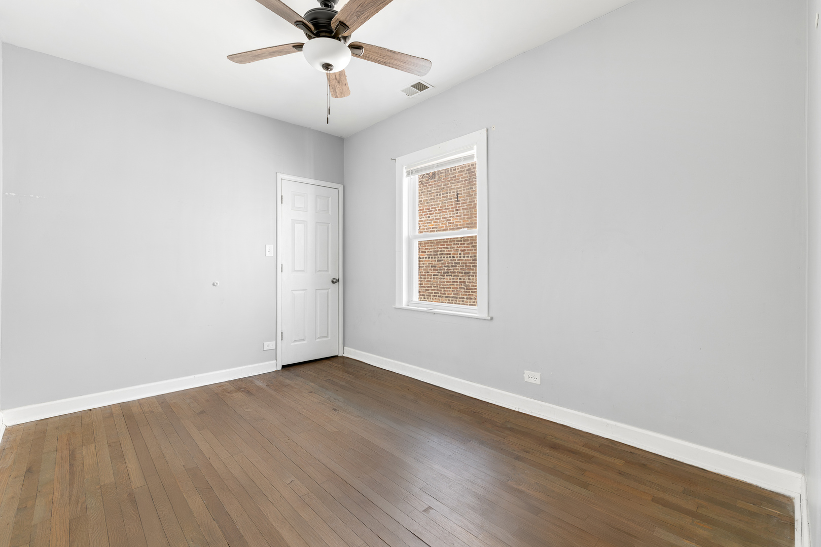 8841 S Muskegon Avenue, Chicago, IL 60617