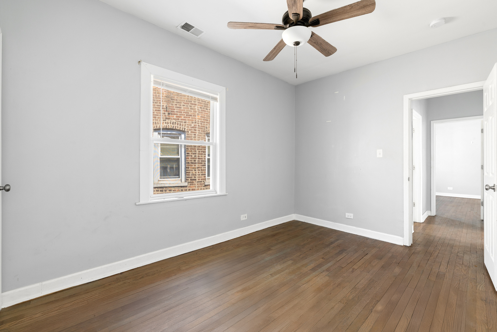 8841 S Muskegon Avenue, Chicago, IL 60617