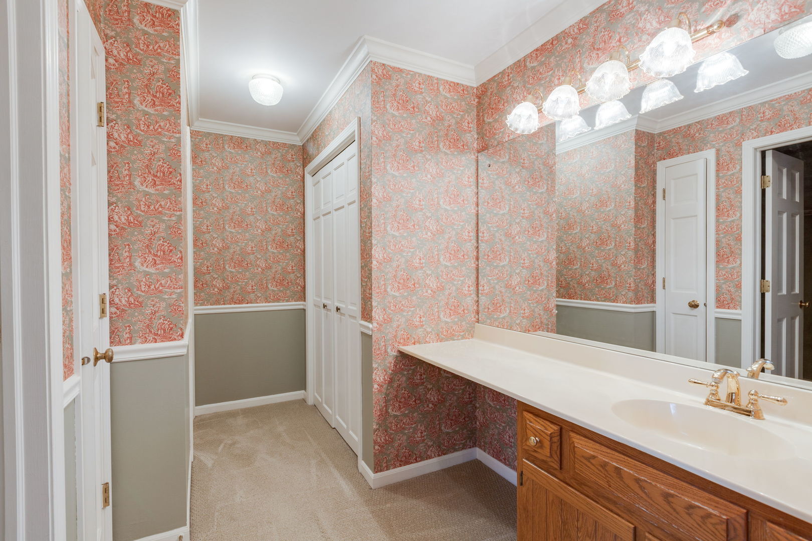 2104 Foxfield Road, St. Charles, IL 60174