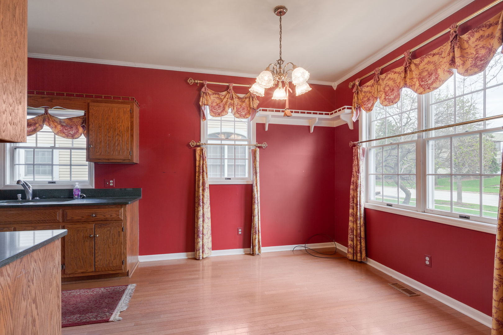 2104 Foxfield Road, St. Charles, IL 60174