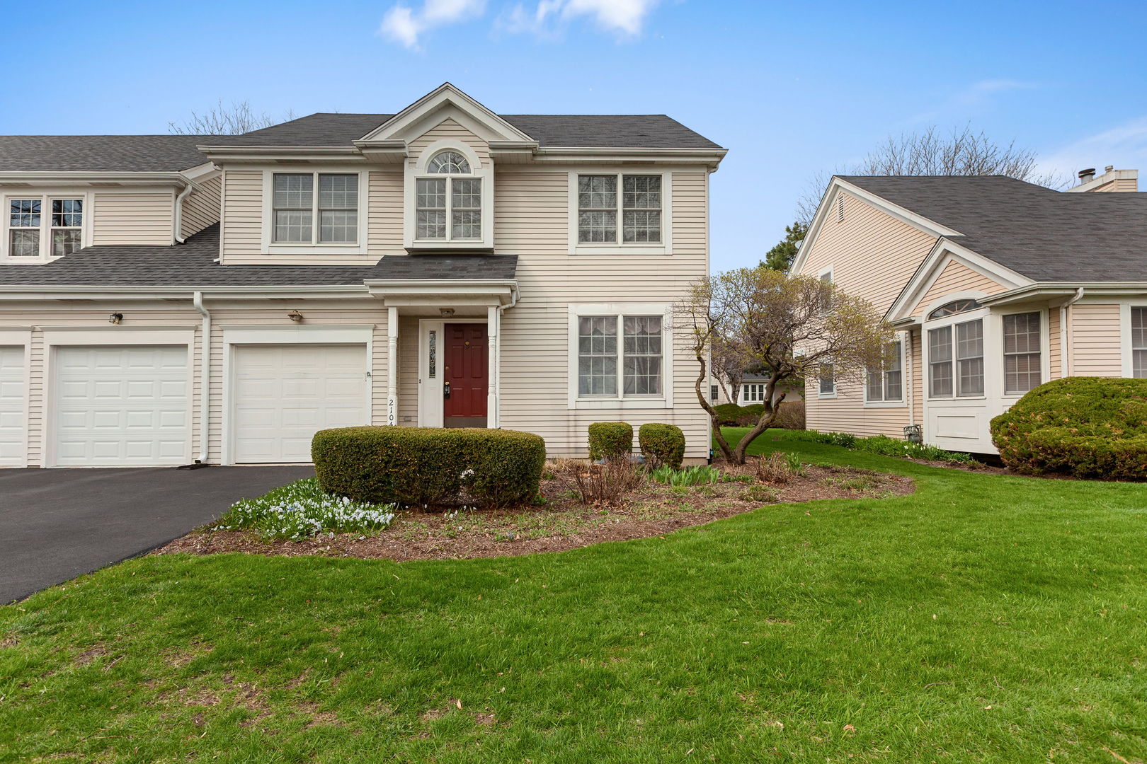 2104 Foxfield Road, St. Charles, IL 60174