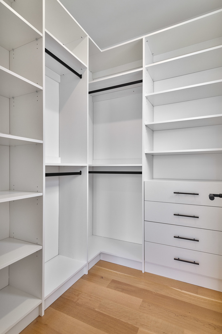 539 Kensington Court, Hinsdale, IL 60521