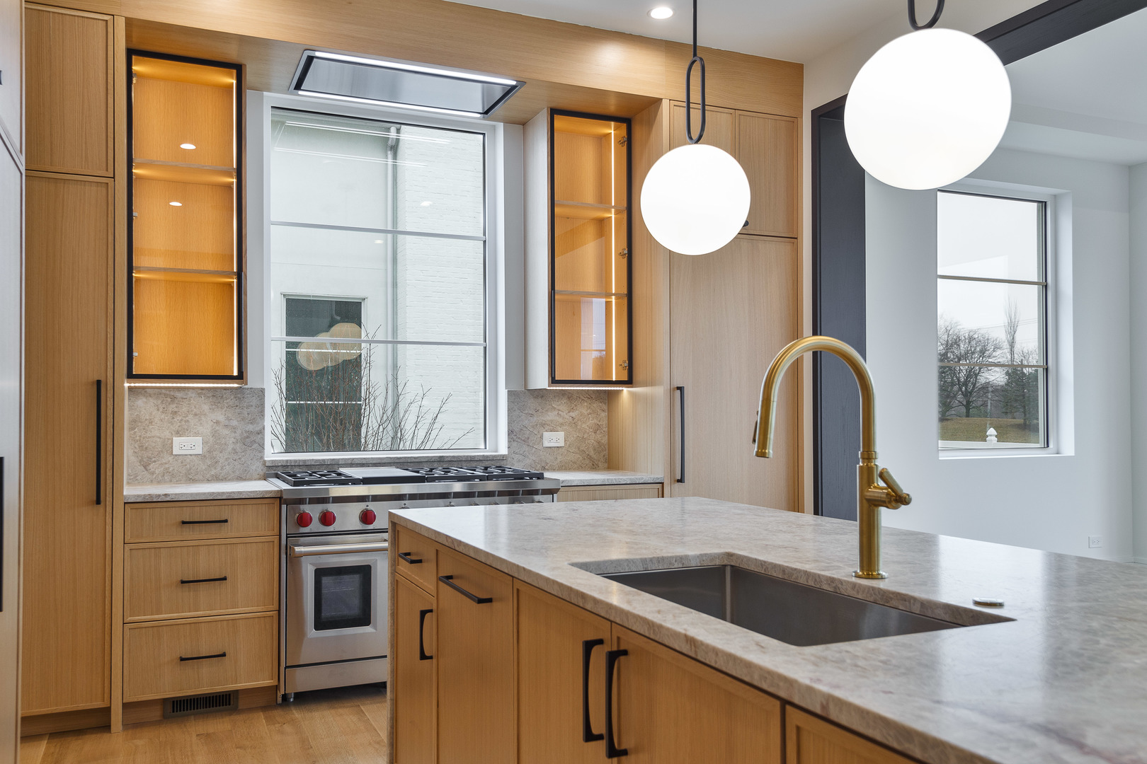 539 Kensington Court, Hinsdale, IL 60521