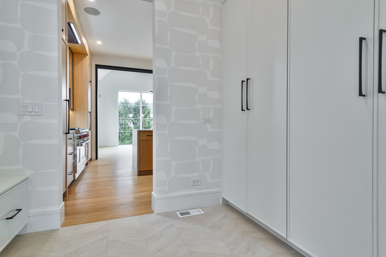 539 Kensington Court, Hinsdale, IL 60521