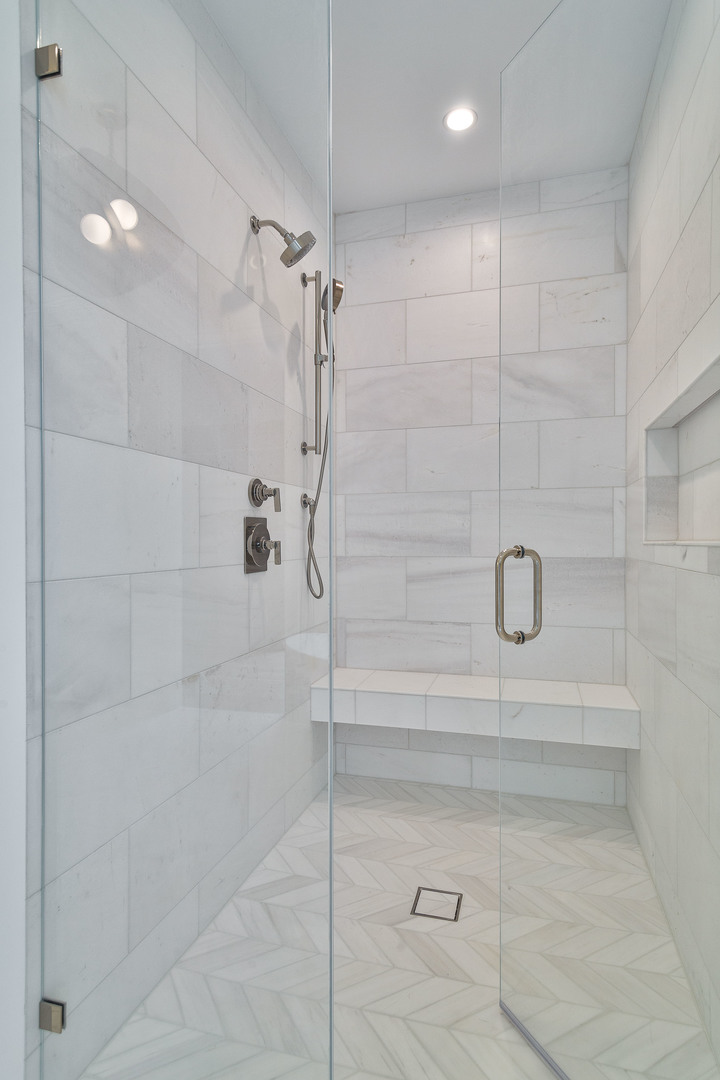 539 Kensington Court, Hinsdale, IL 60521