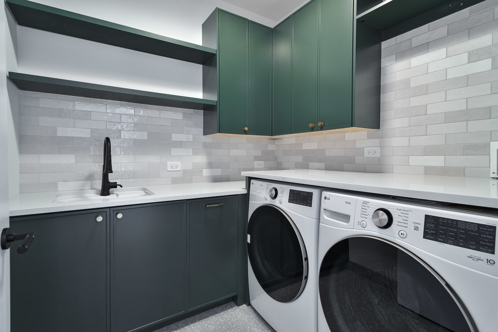 539 Kensington Court, Hinsdale, IL 60521