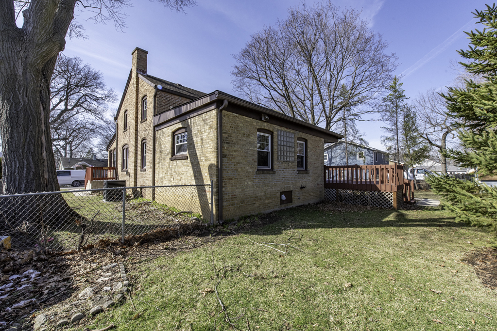 33771 N 2nd Street, Grayslake, IL 60030