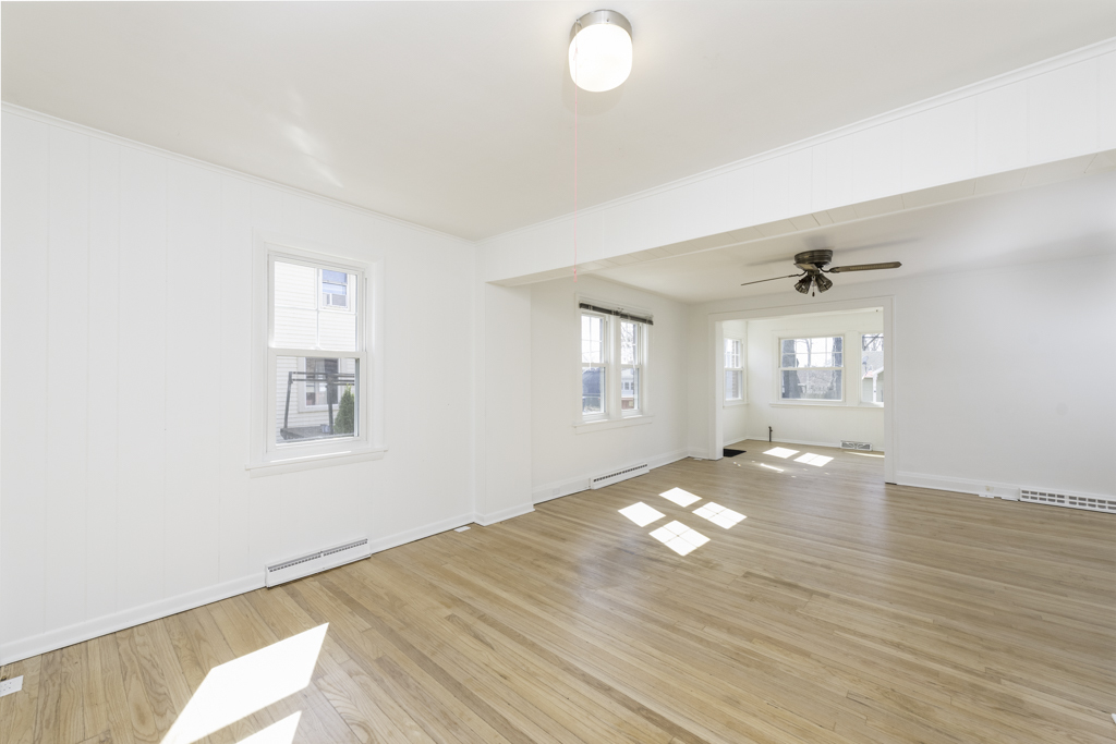 33771 N 2nd Street, Grayslake, IL 60030