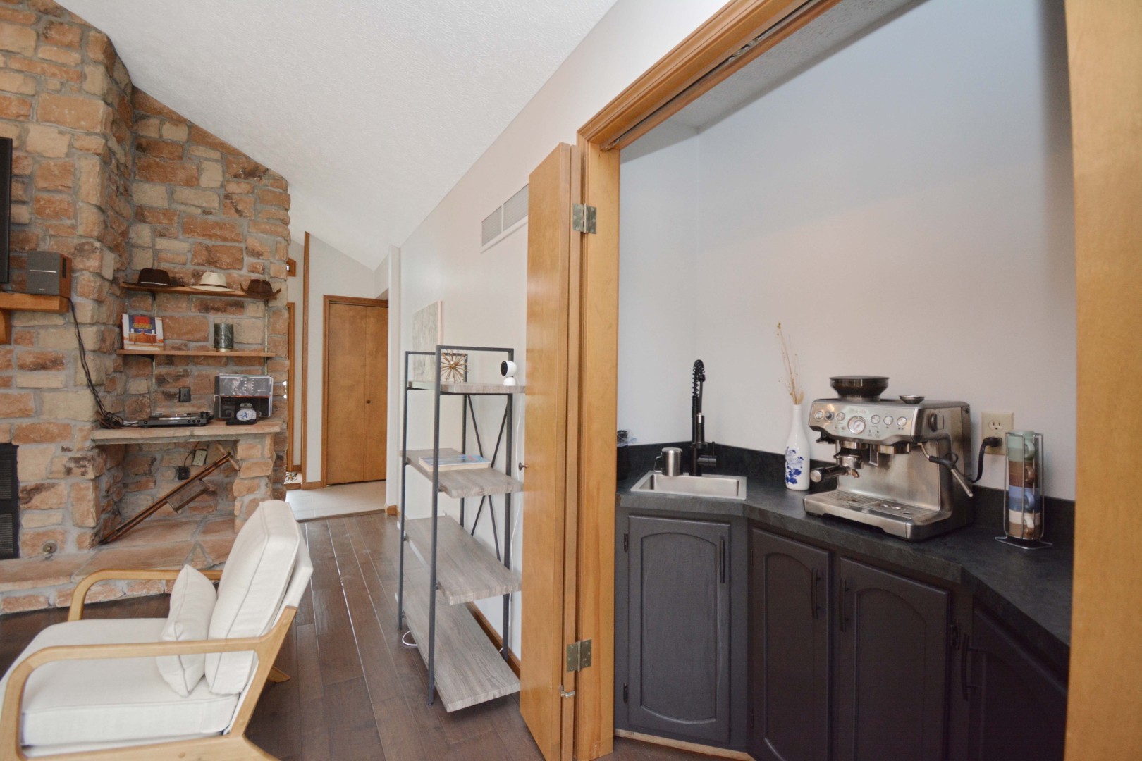 37 Pendleton Way, Bloomington, IL 61704