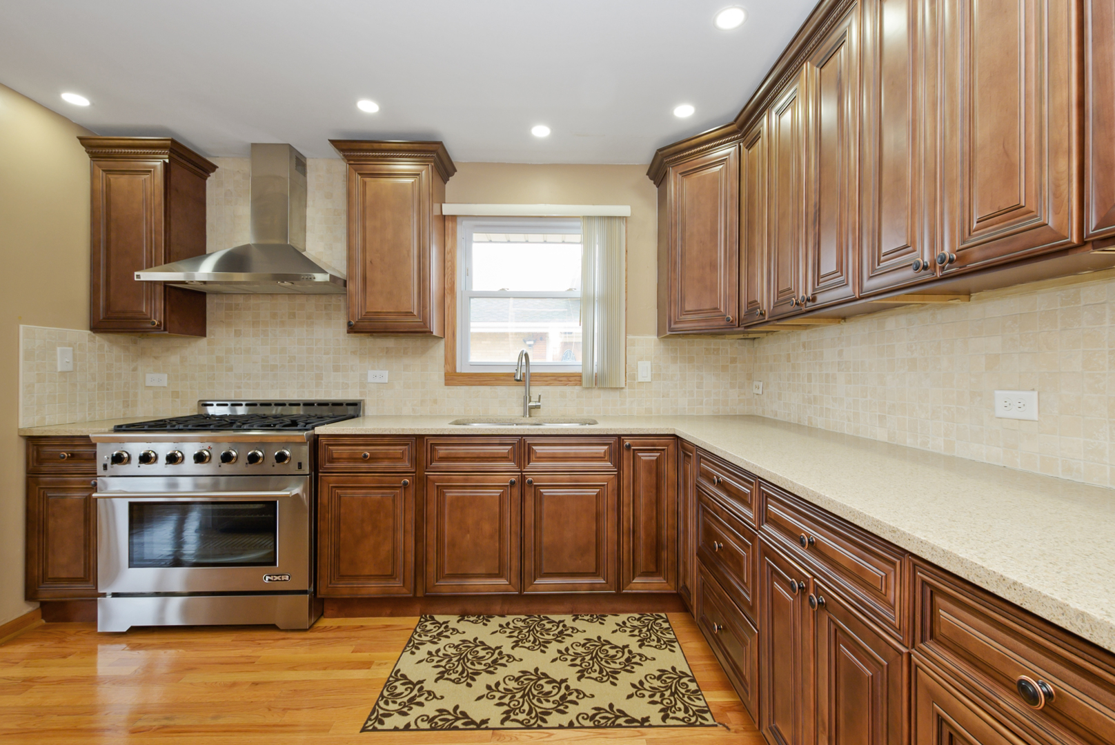 8037 Mcvicker Avenue, Burbank, IL 60459