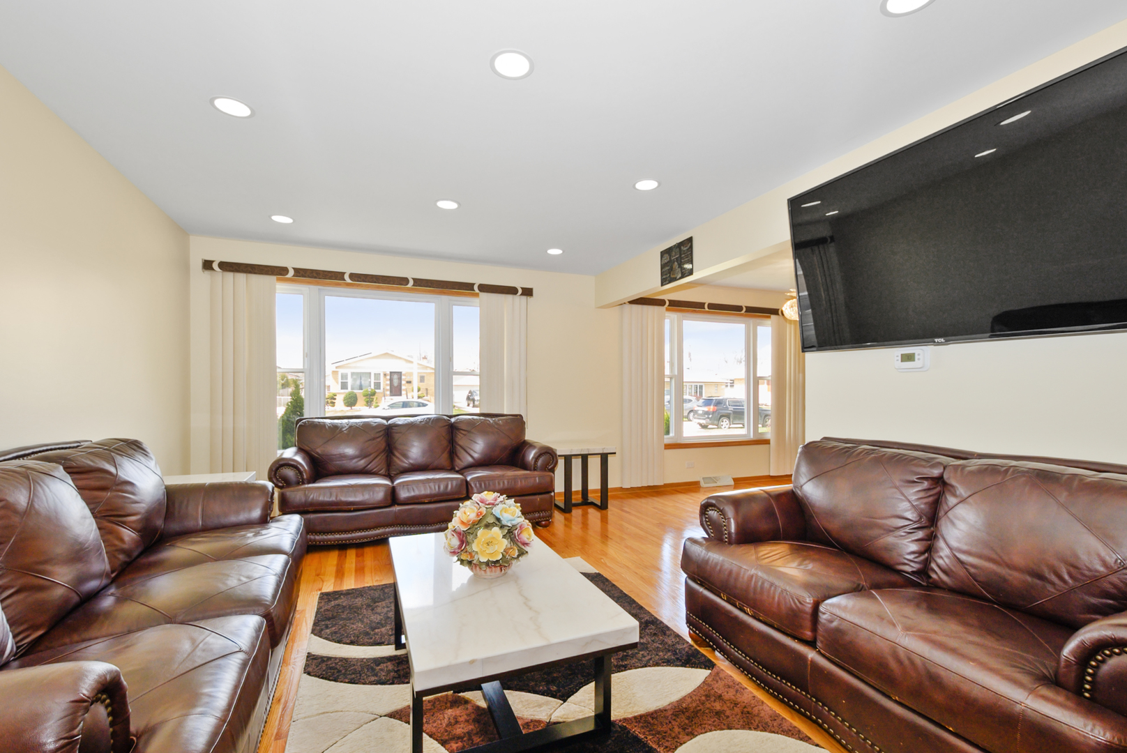 8037 Mcvicker Avenue, Burbank, IL 60459