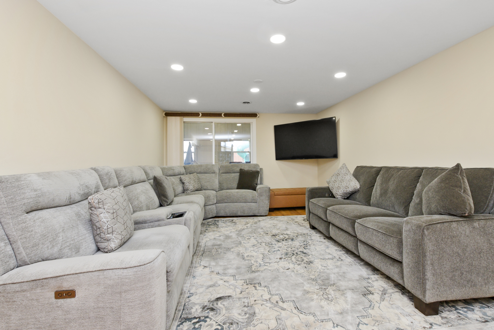 8037 Mcvicker Avenue, Burbank, IL 60459