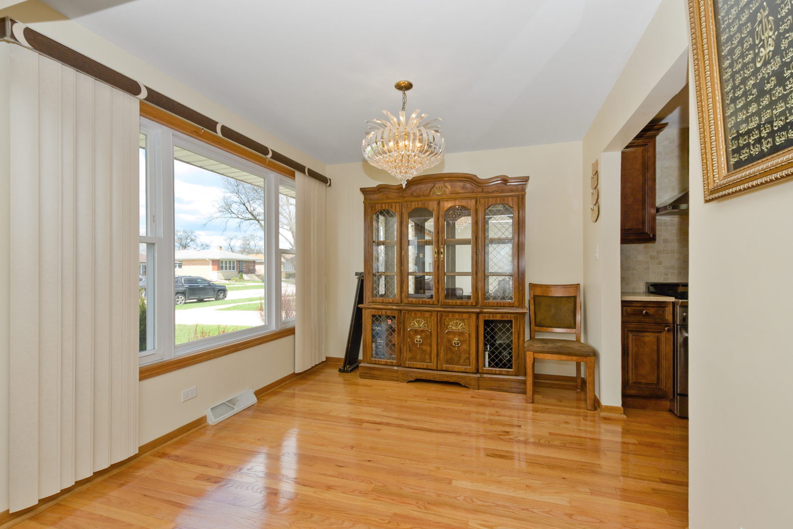 8037 Mcvicker Avenue, Burbank, IL 60459