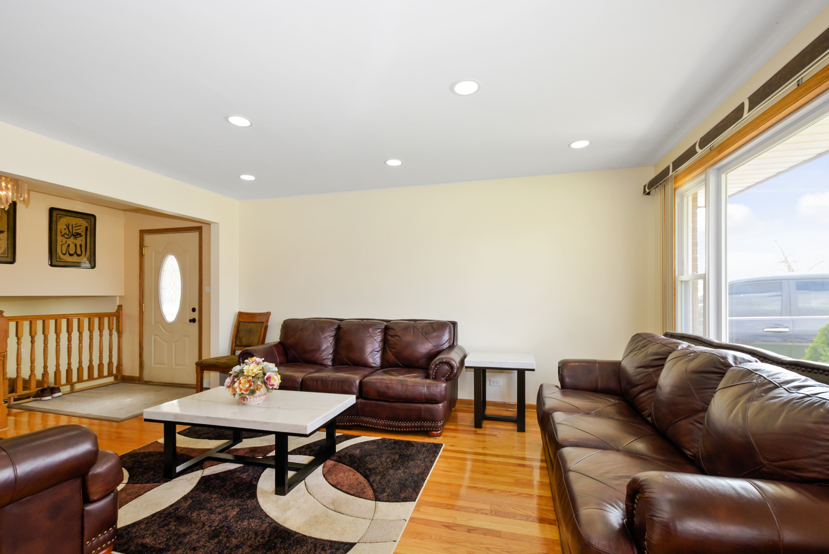 8037 Mcvicker Avenue, Burbank, IL 60459