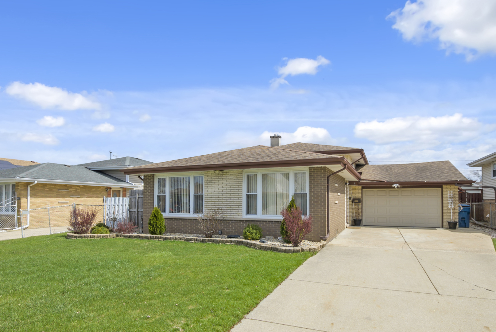 8037 Mcvicker Avenue, Burbank, IL 60459