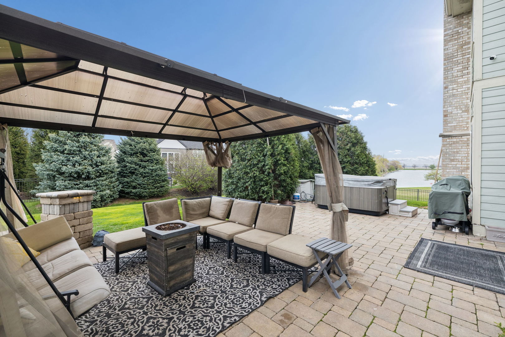 21261 Somerset Street, Shorewood, IL 60404