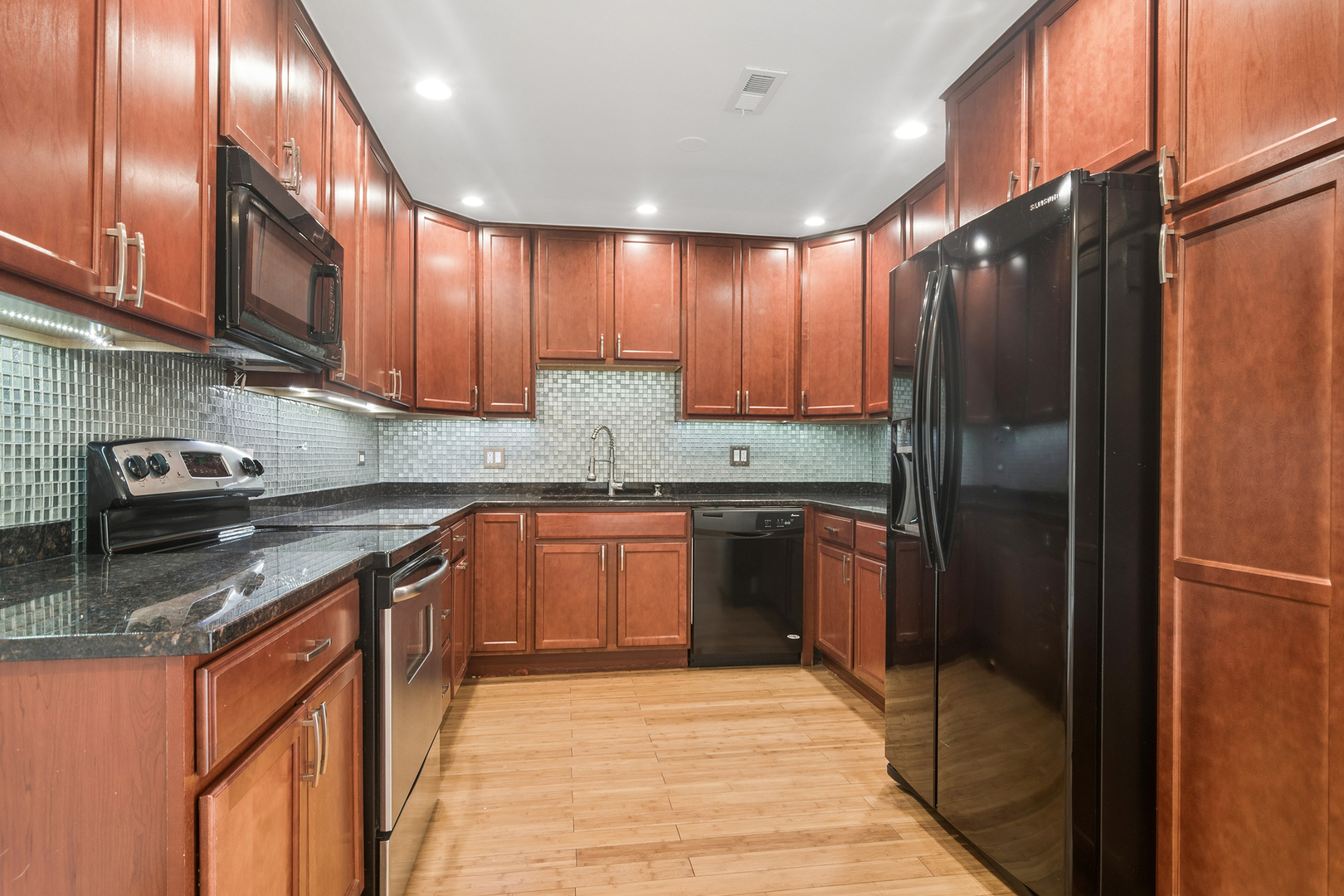 4704 Euclid Avenue #2D, Rolling Meadows, IL 60008