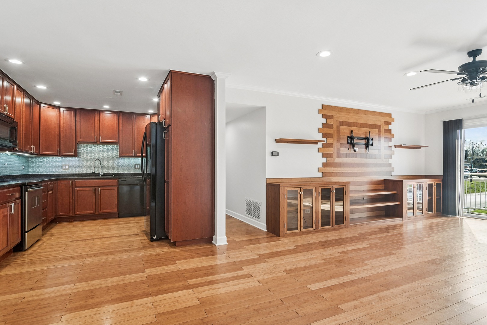 4704 Euclid Avenue #2D, Rolling Meadows, IL 60008