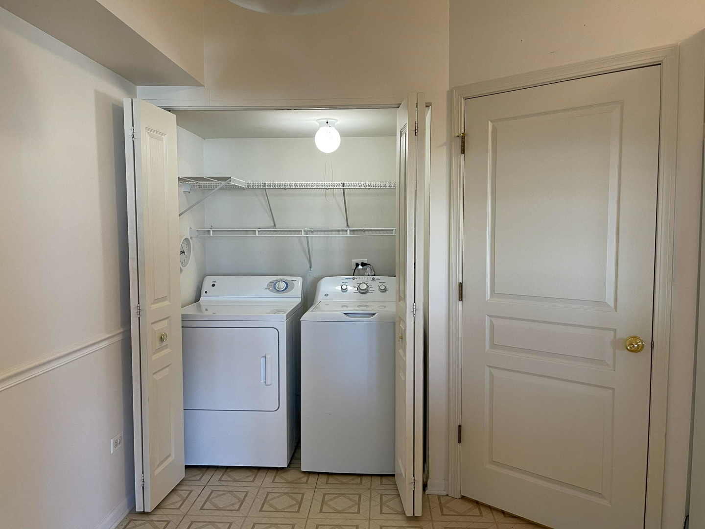 51 Arboretum Drive, Lombard, IL 60148