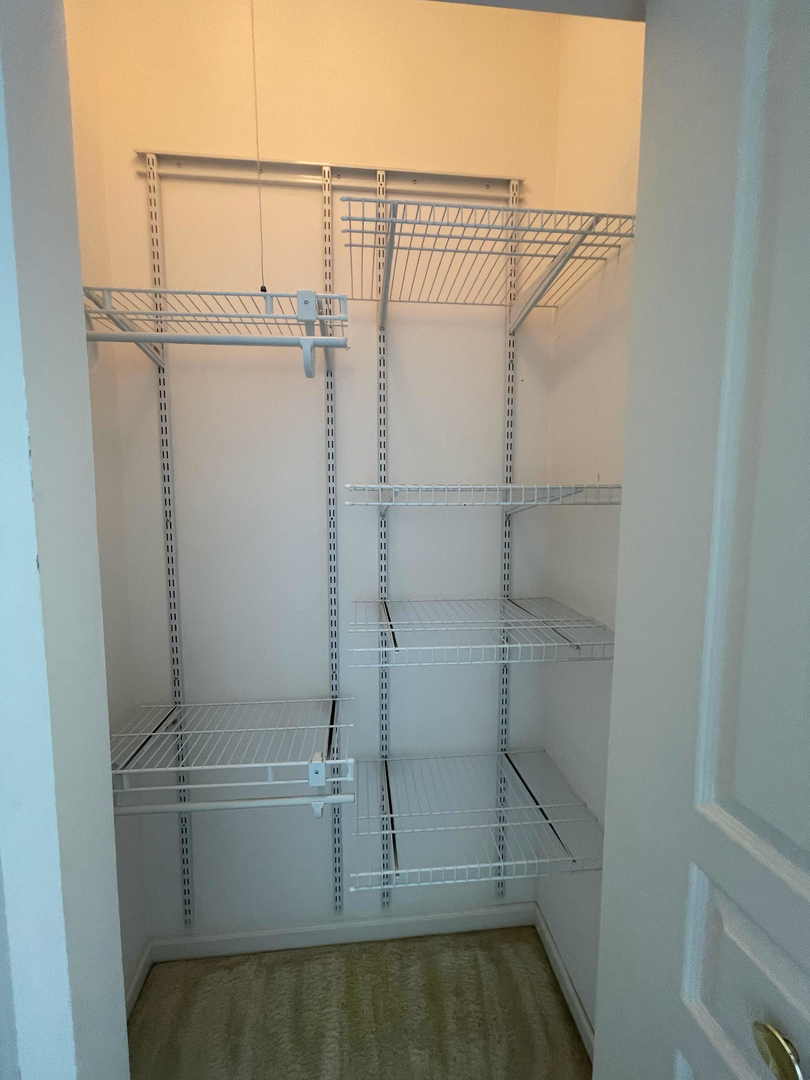 51 Arboretum Drive, Lombard, IL 60148