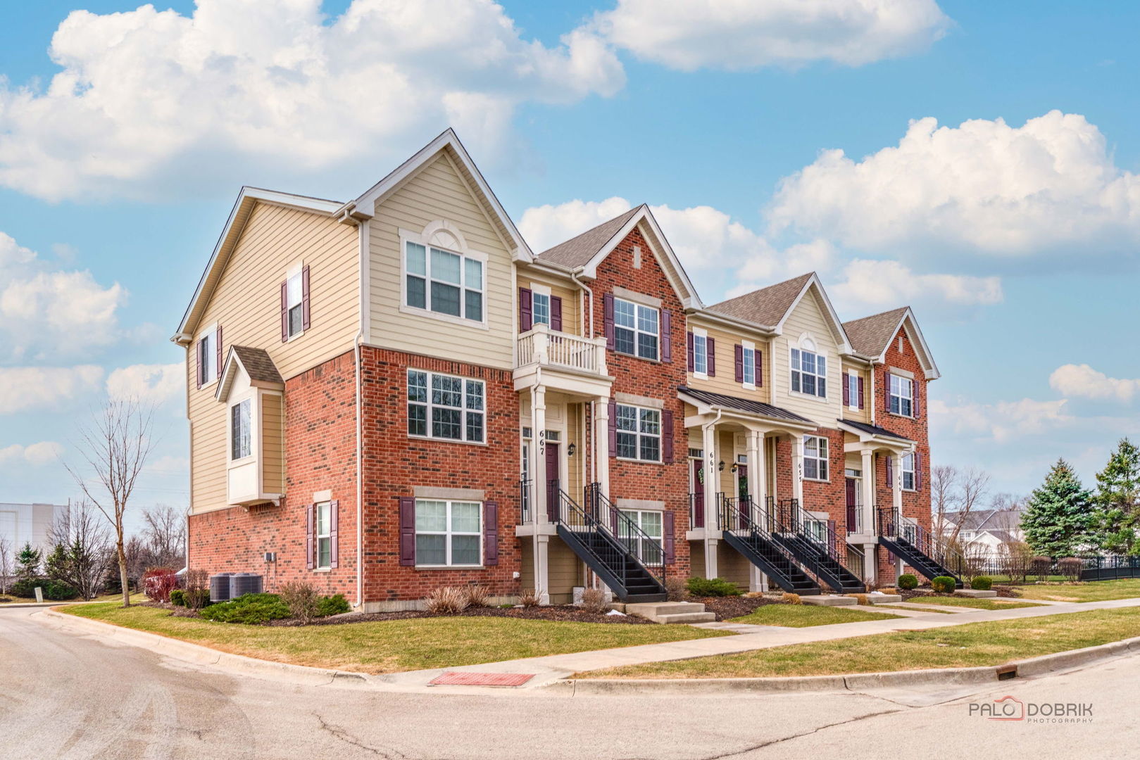 667 Hickory Street, Mundelein, IL 60060